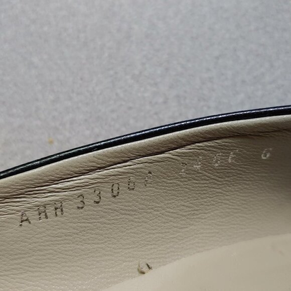 Esquire Pointed Toe Leather Pumps - Office Siren - Picture 9 of 10